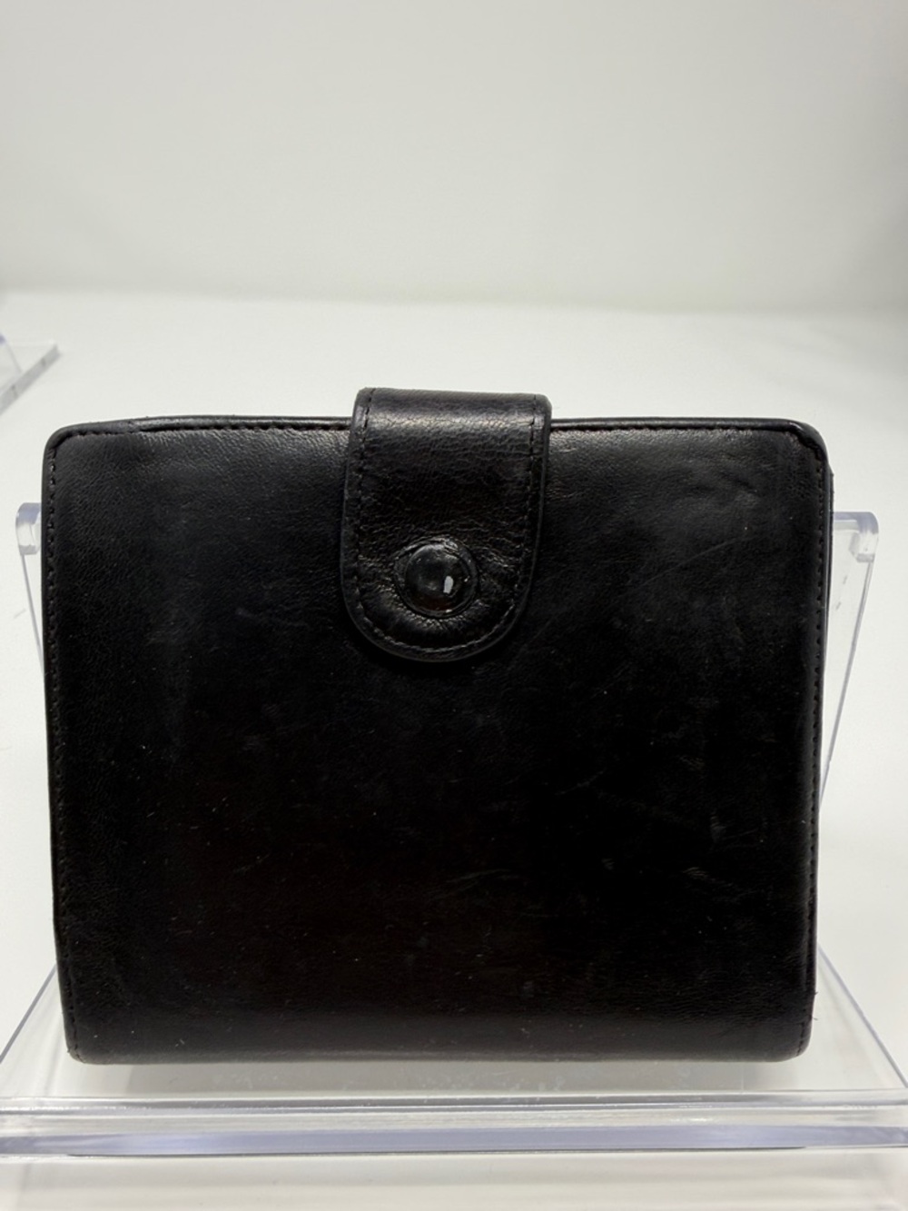 Chanel Black Lambskin Leather Wallet with Iconic CC Logo - Picture 2 of 10
